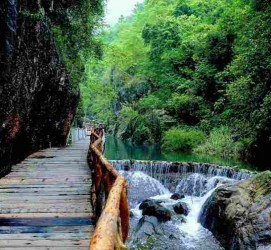 云浮周边旅游(周边旅游景区哪里好玩)