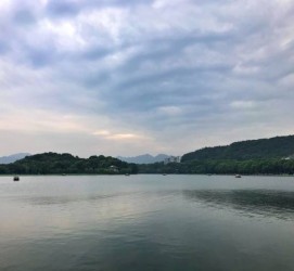 云浮杭州自助游(杭州自助游旅游攻略)