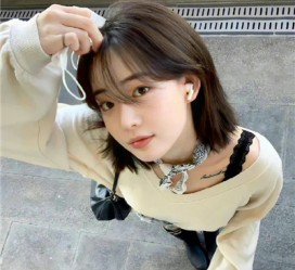 云浮伴游女生云微微的资料