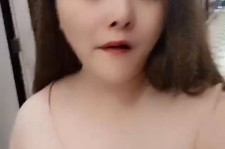 云浮美院系花兼职死商务模特(美院系花兼职商务模特第2部一边看球一边玩)