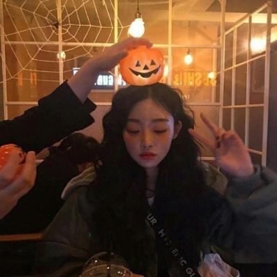 云浮伴游玩耍释放压力，尽情放松表情