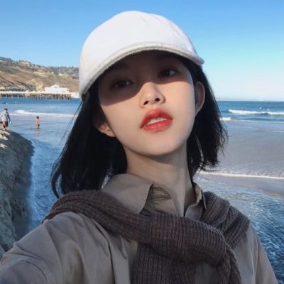 云浮伴游女生云飞扬的资料