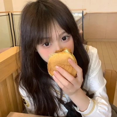 云浮伴游女生李心怡的资料