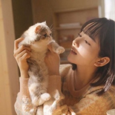 云浮伴游女生邓珊珊的资料