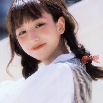 云浮伴游女生郑晓晴的资料