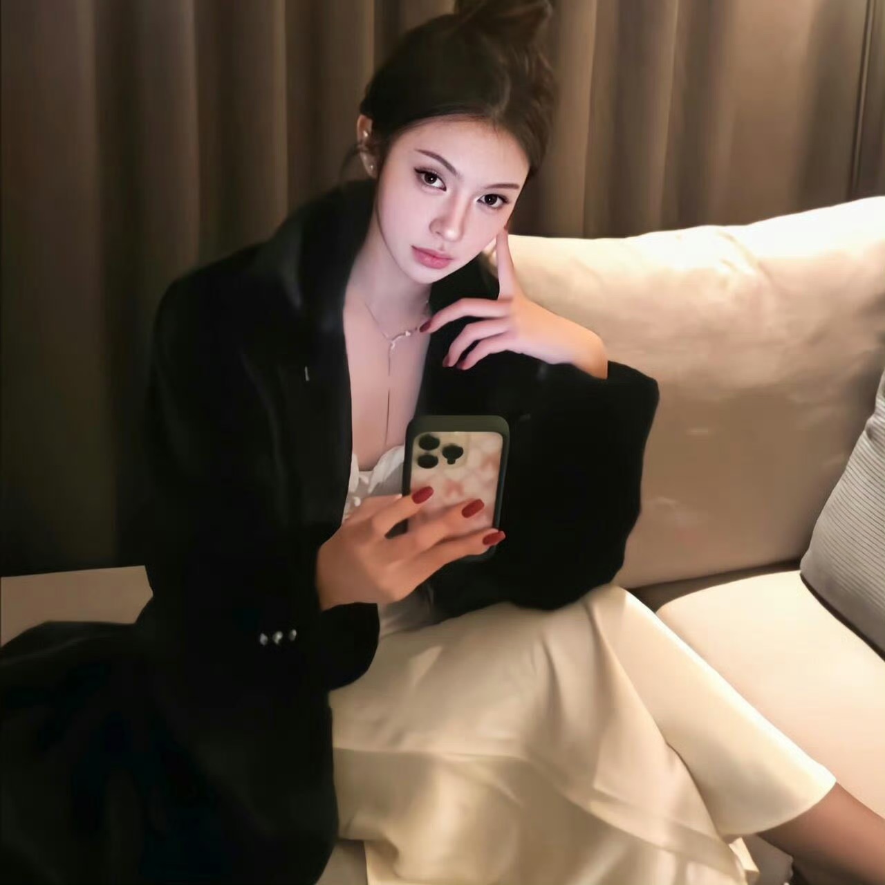 云浮伴游女生周语言的资料