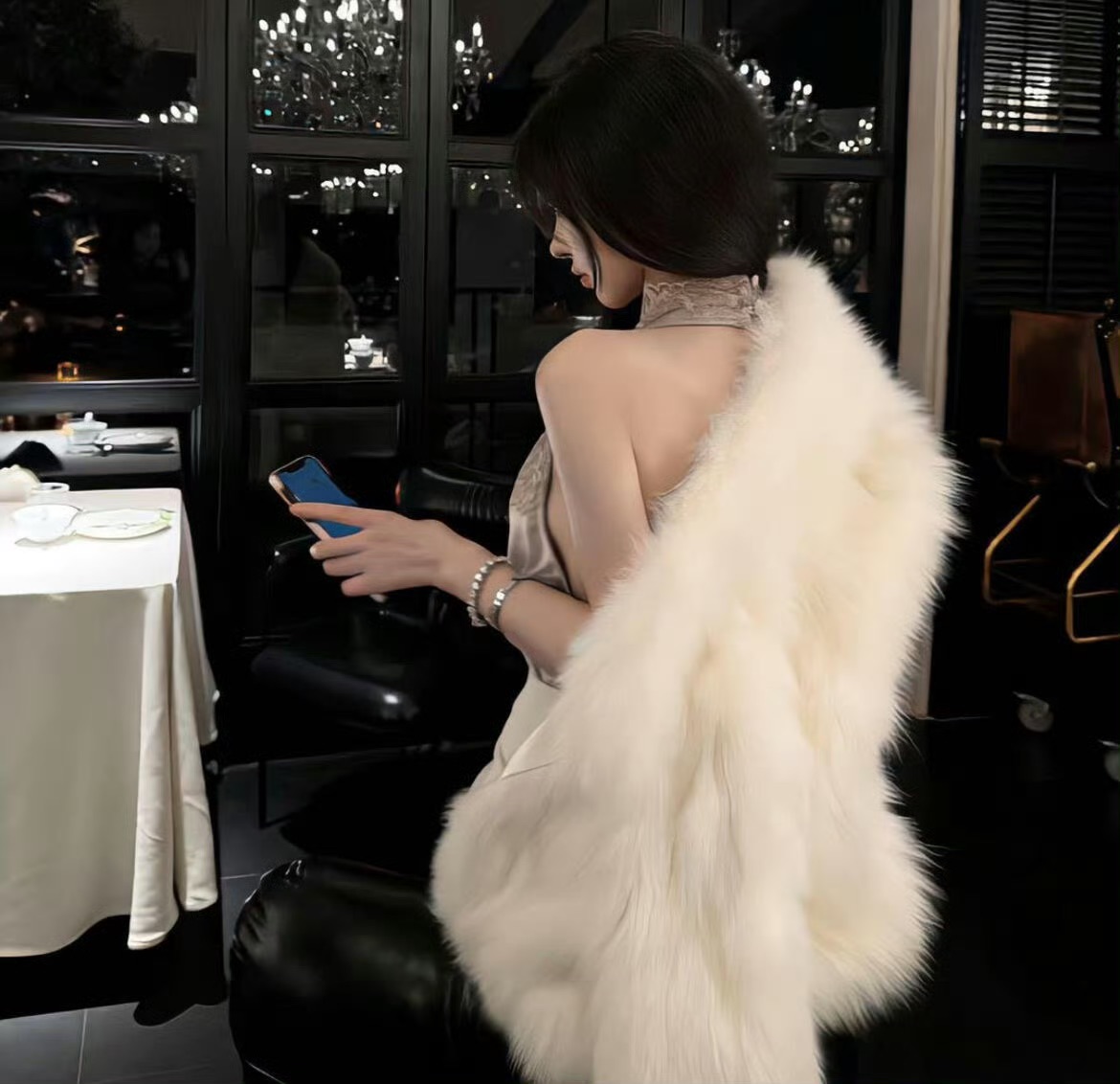 云浮伴游女生月见的资料