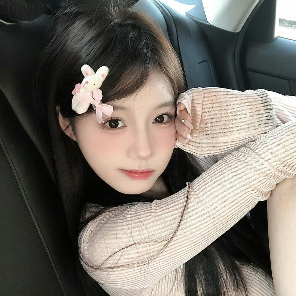 云浮伴游女生沈欣白的资料