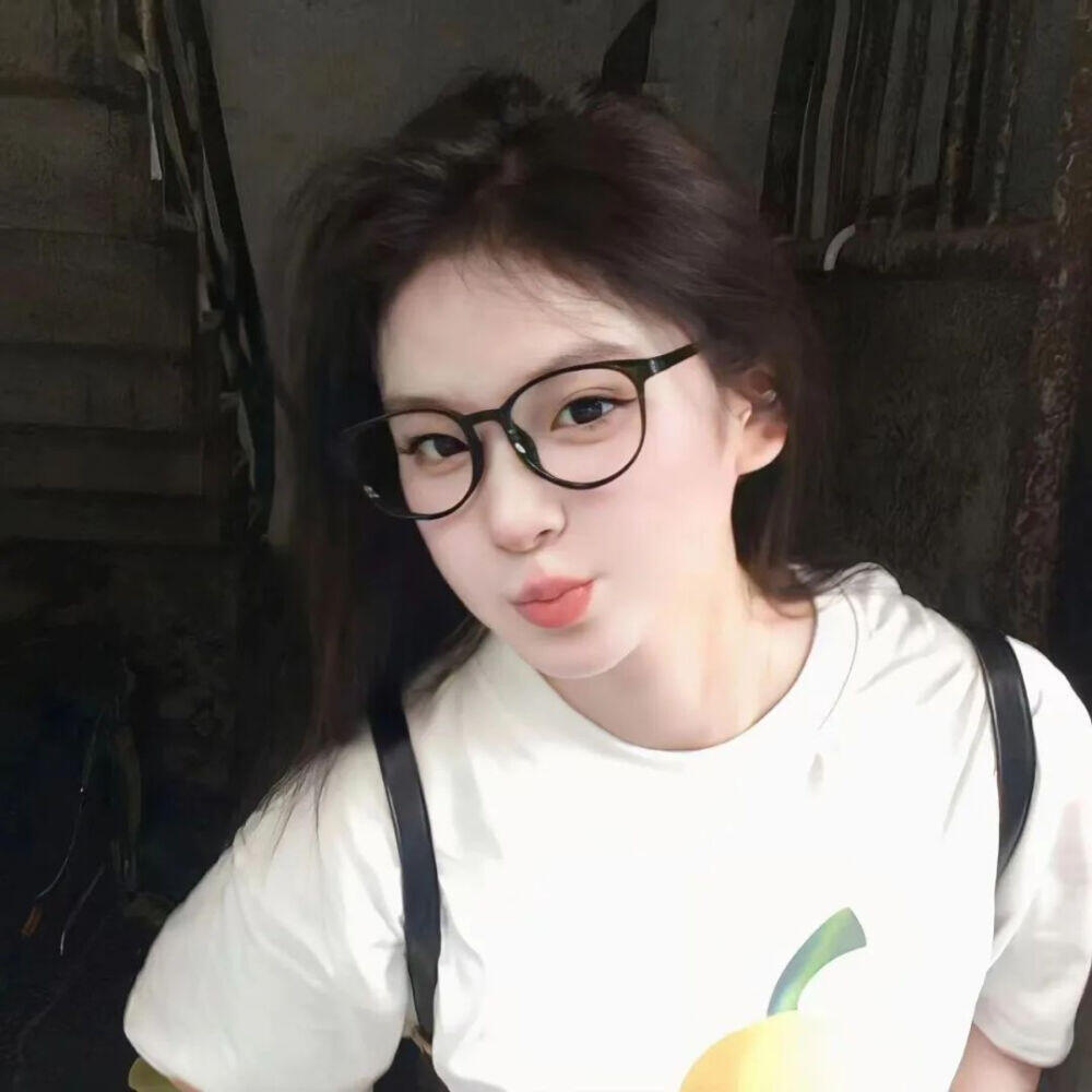 云浮伴游女生桃桃的资料