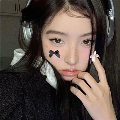 云浮伴游女生芷云的资料