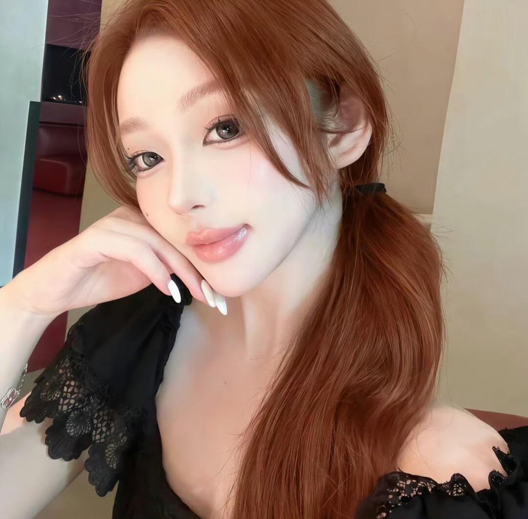 云浮伴游女生 | Victoria LiLI的资料