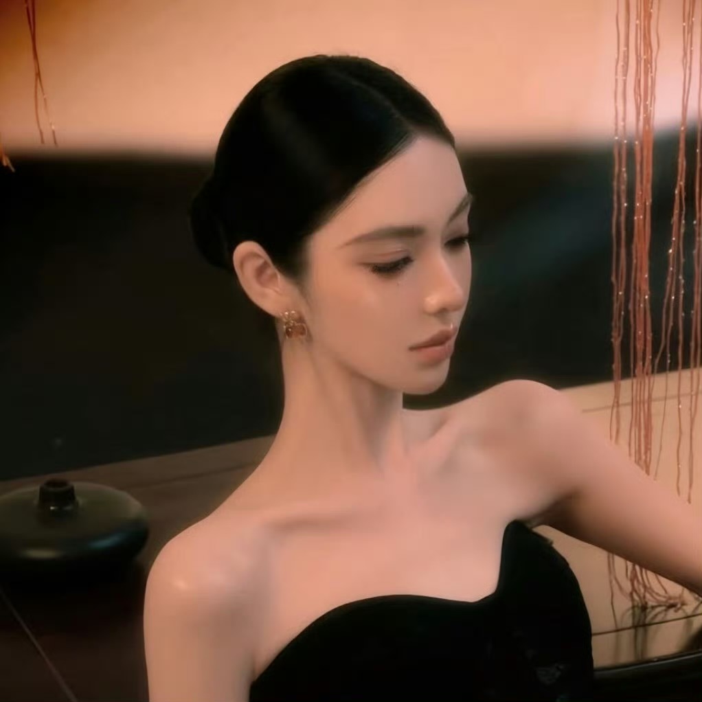 云浮伴游女生 | Emily的资料