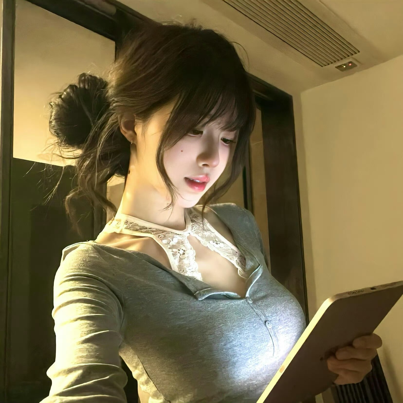 云浮伴游女生 | 索菲亚·王 (Sophia Wang)的资料